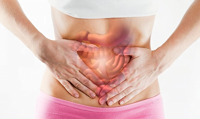 Người bị các vấn đề tiêu hóa thường đau bụng âm ỉ